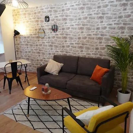 En Plein Centre Apartment *